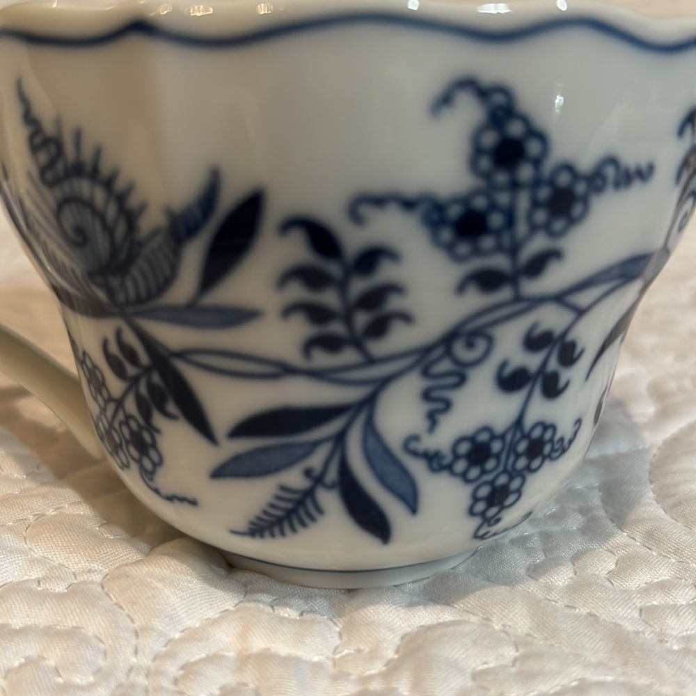 Blue Danube cups and saucers, set of 2 - Picture 7 of 16